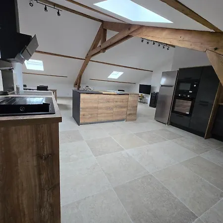 Апартаменты Centre De Avec Jardin *